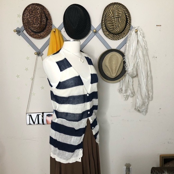 𝅺Forever 21 navy blue striped sweater vest - Picture 6 of 6
